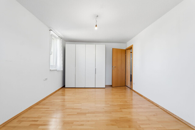 Wohnen in Seenähe: 4-Zimmer-Wohnung mit über 100m²-Wohnfläche und großem Balkon!