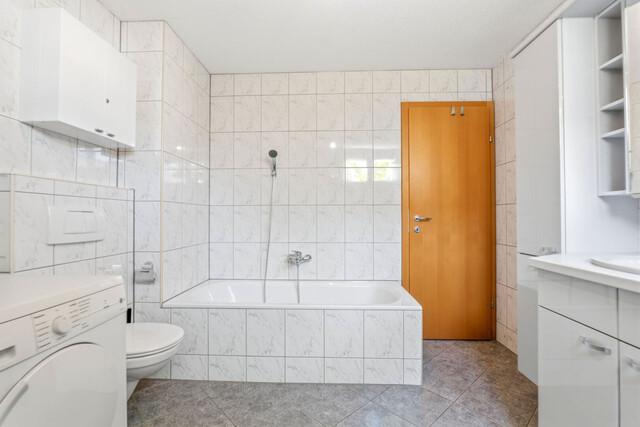 Wohnen in Seenähe: 4-Zimmer-Wohnung mit über 100m²-Wohnfläche und großem Balkon!