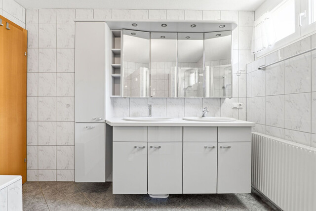 Wohnen in Seenähe: 4-Zimmer-Wohnung mit über 100m²-Wohnfläche und großem Balkon!