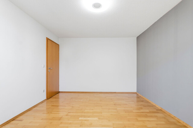 Wohnen in Seenähe: 4-Zimmer-Wohnung mit über 100m²-Wohnfläche und großem Balkon!