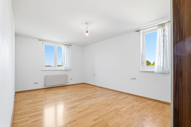 Wohnen in Seenähe: 4-Zimmer-Wohnung mit über 100m²-Wohnfläche und großem Balkon!