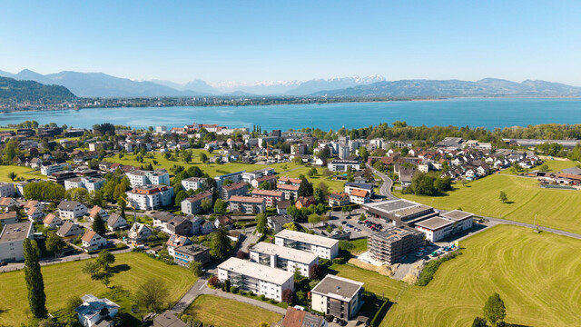 Wohnen in Seenähe: 4-Zimmer-Wohnung mit über 100m²-Wohnfläche und großem Balkon!