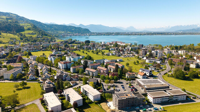 Wohnen in Seenähe: 4-Zimmer-Wohnung mit über 100m²-Wohnfläche und großem Balkon!