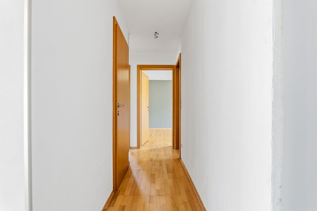 Wohnen in Seenähe: 4-Zimmer-Wohnung mit über 100m²-Wohnfläche und großem Balkon!