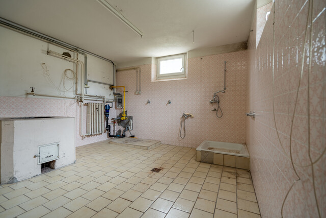 Für Handwerker mit Ausbauqualitäten - Wohnhaus mit 2 Wohnungen und zusätzlichem Bauplatz