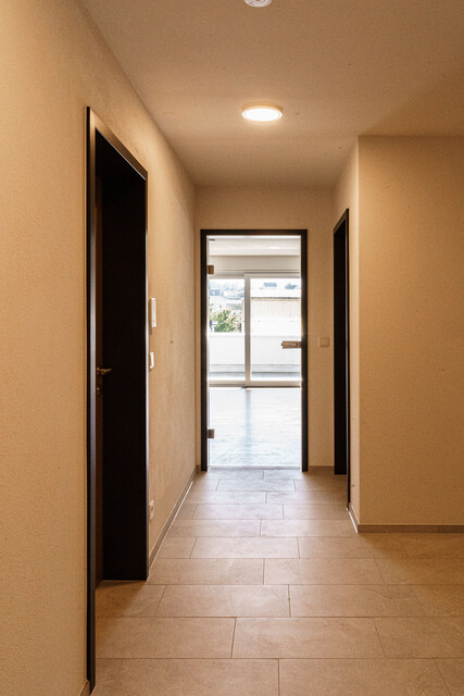 Ruhige, modernde und sehr helle 3-Zi-Terrassenwohnung