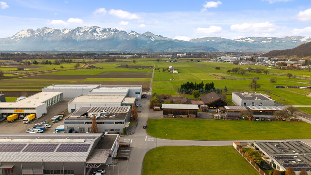 1400 m² Hallen- und Logistikfläche im Gewerbegebiet Weiler