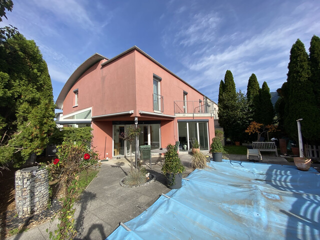 Doppelhaushälfte | Fußbodenheizung | Pool | Garten | Solar