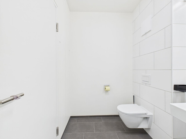 Helle, großzügige 2-Zimmer-Wohnung mit einmaligem Blick übers Rheintal