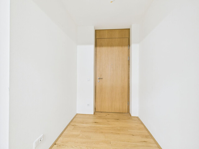 Helle, großzügige 2-Zimmer-Wohnung mit einmaligem Blick übers Rheintal