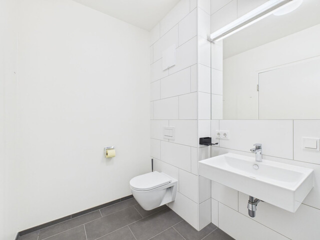 Helle, großzügige 2-Zimmer-Wohnung mit einmaligem Blick übers Rheintal