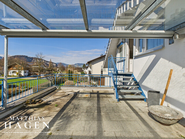 Große Dachgeschosswohnung in schöner, ruhiger Lage