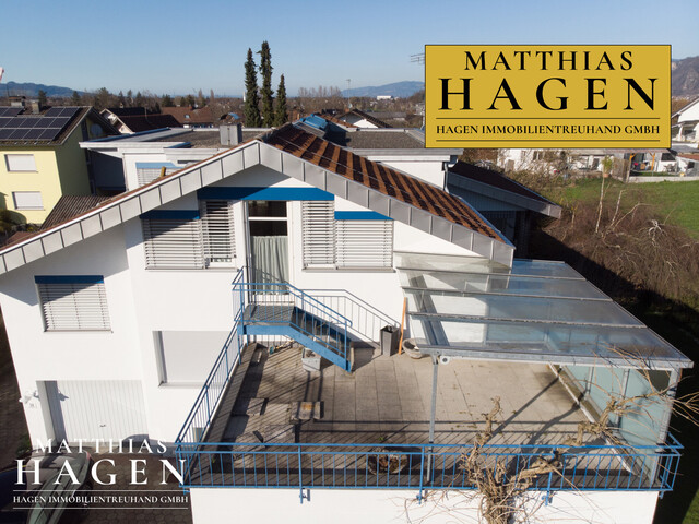 Große Dachgeschosswohnung in schöner, ruhiger Lage