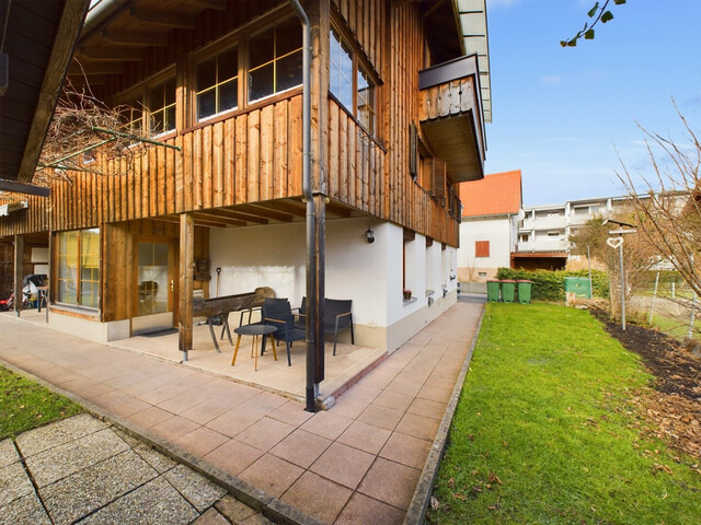 Großzügige 3,5-Zimmer-Etagenwohnung mit Garten, Loggien und Gartenhaus in Lustenau!