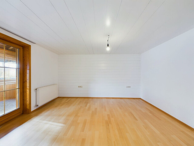 Großzügige 3,5-Zimmer-Etagenwohnung mit Garten, Loggien und Gartenhaus in Lustenau!