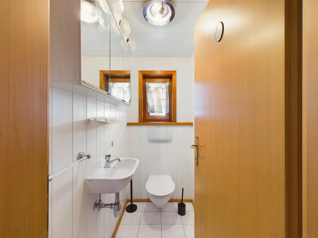 Großzügige 3,5-Zimmer-Etagenwohnung mit Garten, Loggien und Gartenhaus in Lustenau!