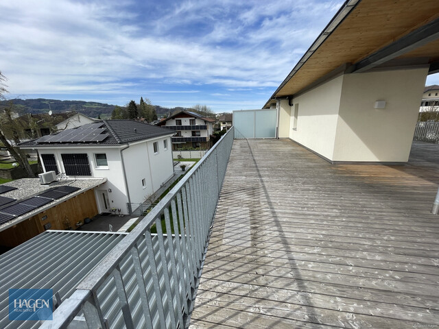 Modernes Wohnen mit Privatsphäre – Reihenhaus mit Garten & Dachterrasse in Lustenau!