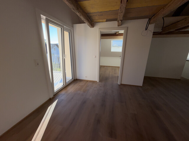 Neue Dachgeschosswohnung mit Charme in Dreiparteienhaus in Feldkirch/ Nofels