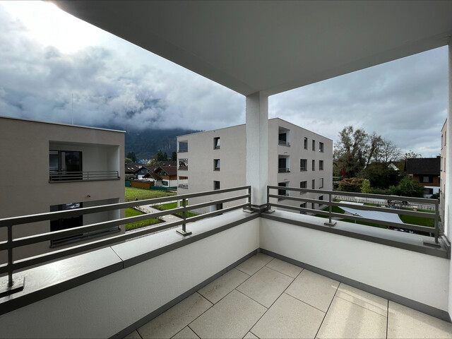 Neuwertige 2-Zi-Wohnung mit Loggia zu vermieten!