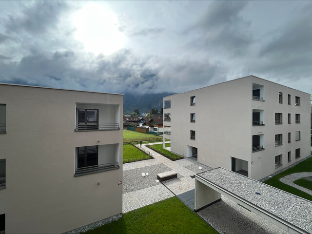 Neuwertige 2-Zi-Wohnung mit Loggia zu vermieten!