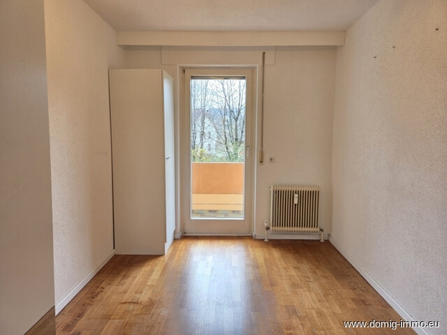 4,5-Zimmer-Wohnung mit großzügigem Balkon sowie Loggia und Tiefgaragenplatz