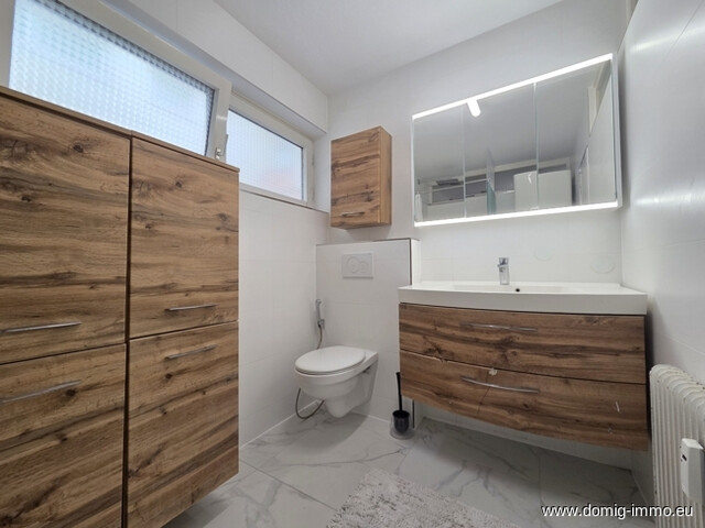 4,5-Zimmer-Wohnung mit großzügigem Balkon sowie Loggia und Tiefgaragenplatz