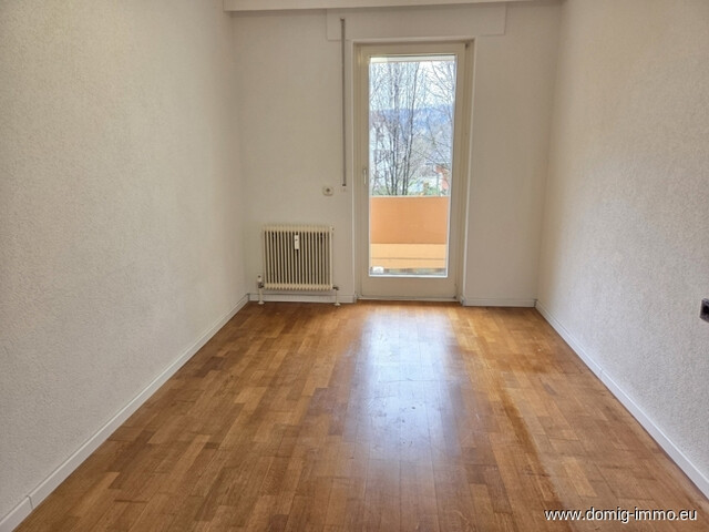 4,5-Zimmer-Wohnung mit großzügigem Balkon sowie Loggia und Tiefgaragenplatz