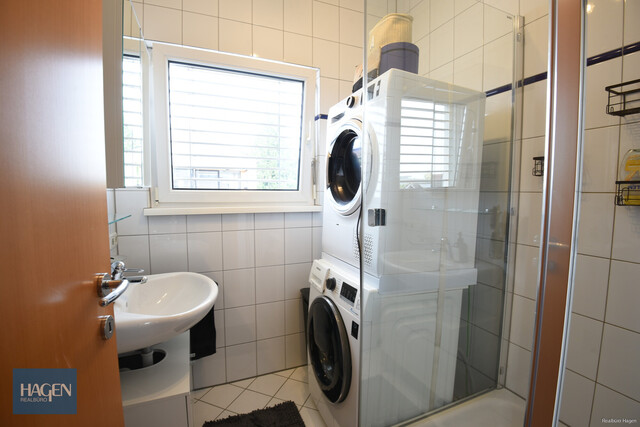 Lichtdurchflutet & gut gelegen – 3-Zimmerwohnung mit TG-Platz