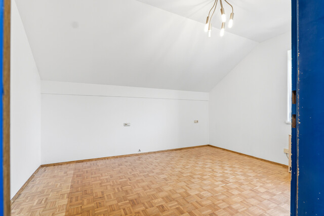 Klimatisierte Dachgeschosswohnung mit schönem Ausblick