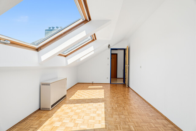 Klimatisierte Dachgeschosswohnung mit schönem Ausblick