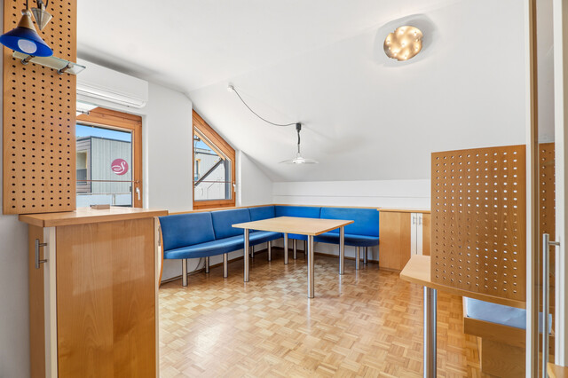 Klimatisierte Dachgeschosswohnung mit schönem Ausblick