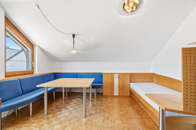Klimatisierte Dachgeschosswohnung mit schönem Ausblick
