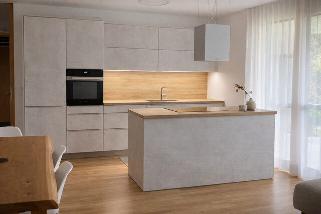 Schöne moderne Gartenwohnung mit großer Terrasse