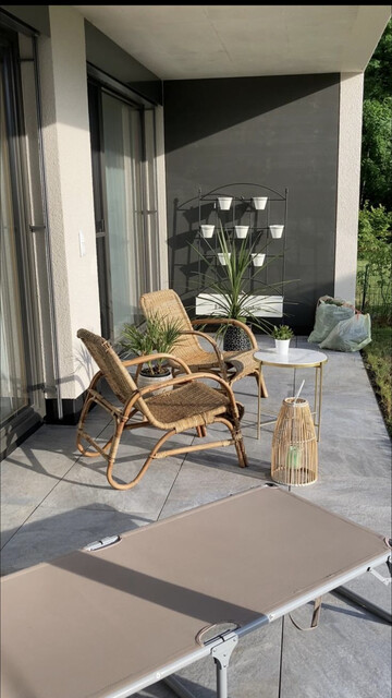 Schöne moderne Gartenwohnung mit großer Terrasse