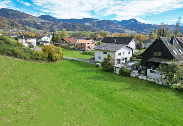 1.598 m² Naturidylle mit
perfekter Anbindung