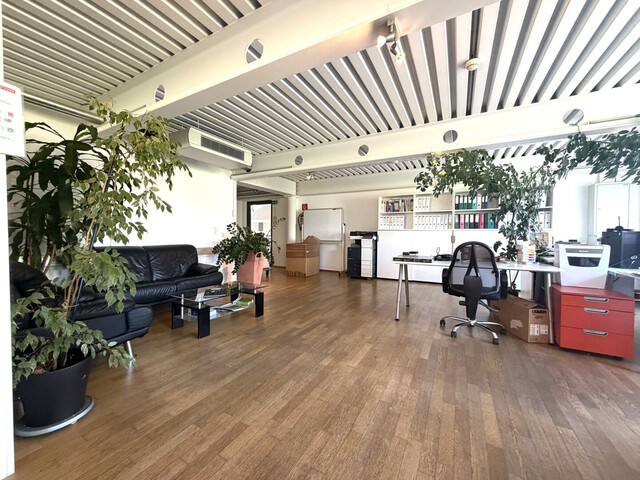 Helle-Klimatisierte Bürofläche mit Fernblick in Rankweil - Parkplatz inklusive