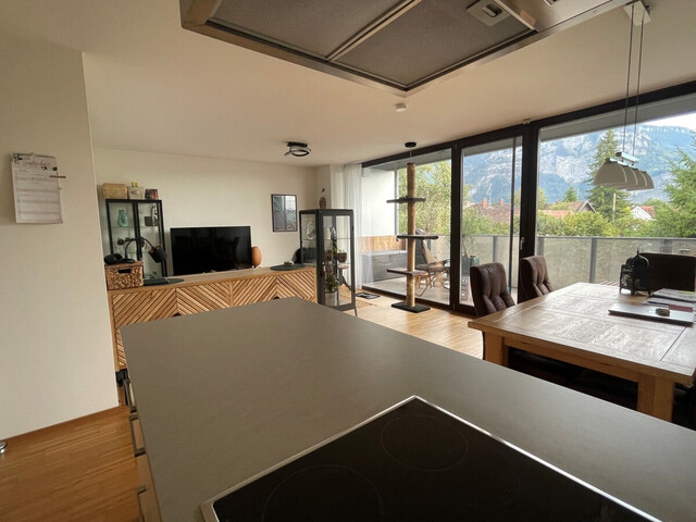 Sehr schöne 3-Zimmer-Dachgeschoß-Wohnung mit herrlichem Blick ins Grüne