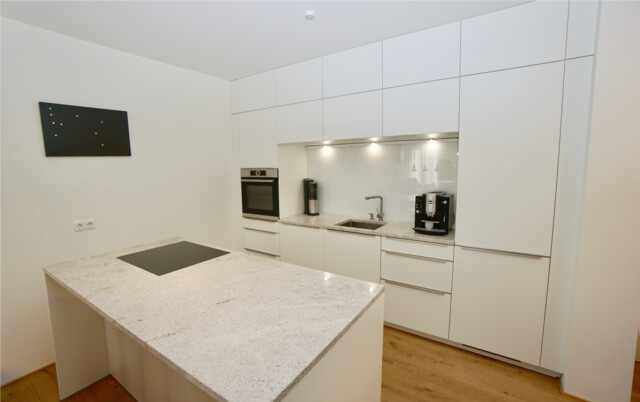 Geräumige 2-Zimmer-Wohnung in Marktstraße 44 mit einer Garage, Terrasse und Keller!