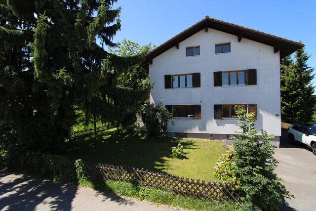 Kaufobjekt: Wohnhaus mit 2 Wohnungen, Keller, Dachboden u Doppelgarage, 