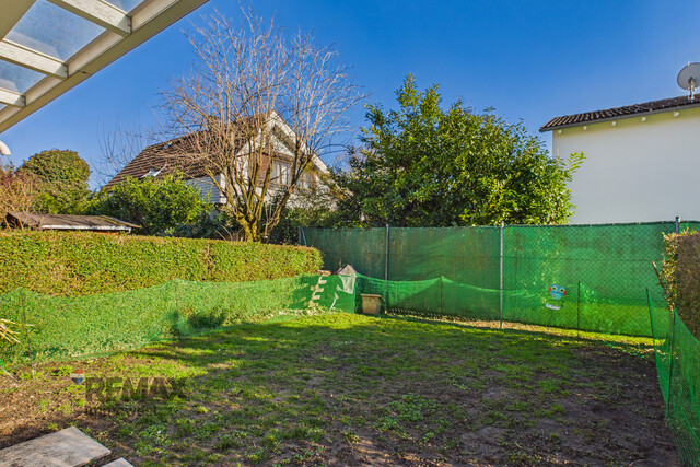Zeitlose Architektur trifft auf sonnigen Garten und funktionale Wohnqualität in Bregenz