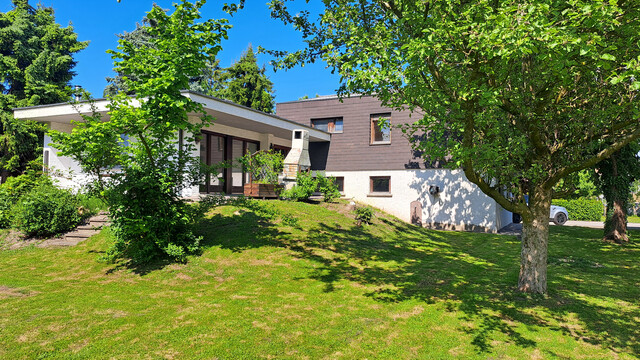 Einfamilienhaus mit großem Potenzial in zentraler und ruhiger Lage