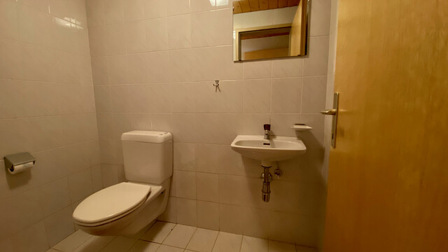 ohne Provision-  geräumige, helle 3,5 Zimmer Wohnung mit Wintergarten