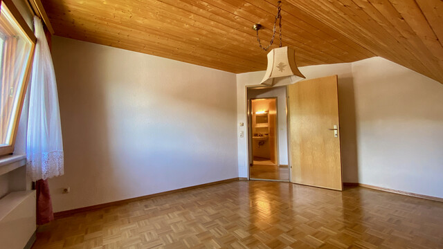 ohne Provision-  geräumige, helle 3,5 Zimmer Wohnung mit Wintergarten