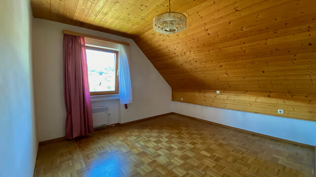 ohne Provision-  geräumige, helle 3,5 Zimmer Wohnung mit Wintergarten