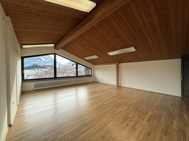 Großes Einfamilienhaus in familienfreundlicher Lage in Göfis zu vermieten!