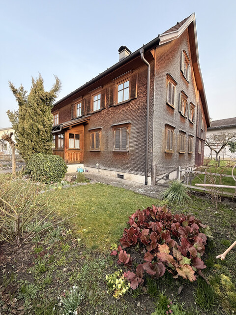 Zweifamilienhaus in Feldkirch - vielfältige Möglichkeiten zum Wohnen, Vermieten und Erweitern