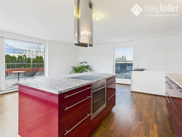 Traumhafte Penthouse-Wohnung mit großer Terrasse in Hard