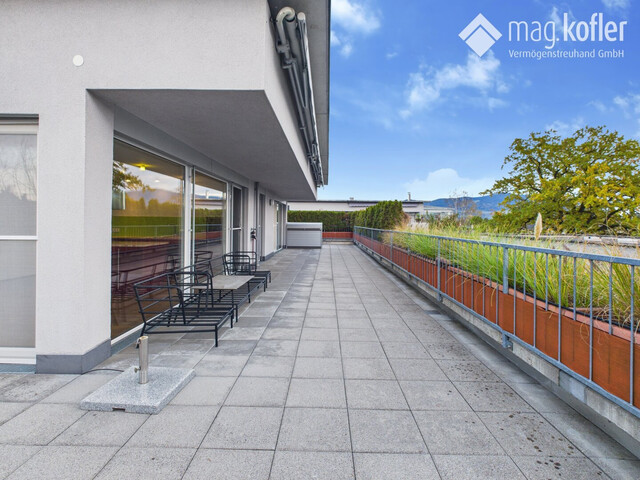 Traumhafte Penthouse-Wohnung mit großer Terrasse in Hard