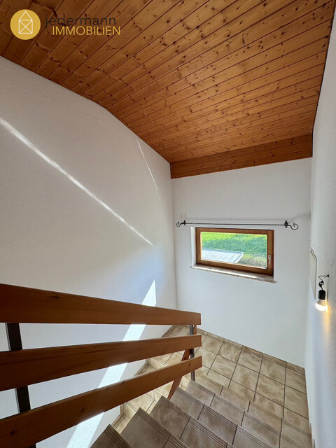 HARD: HAUS MIT CHARME UND TRAUMHAFTEM GARTEN