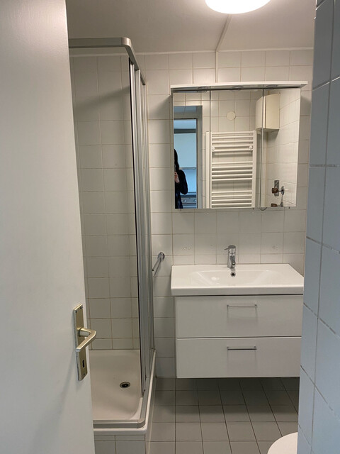 Charmantes Investorenobjekt mit 14 Parkplätzen, 10 m² Balkon, 200 m² Garten und großzügigem Dachboden